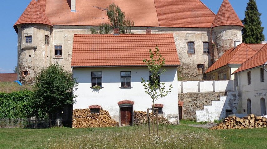 Zámek Louňovice Pod Blaníkem, Louňovice pod Blaníkem, Czechia, Czech Republic (Czechia)